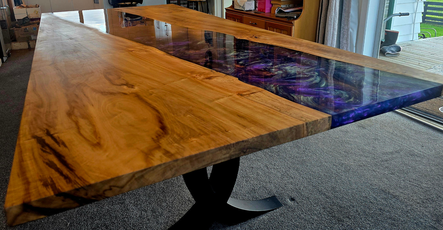 Mangeo Dining Table