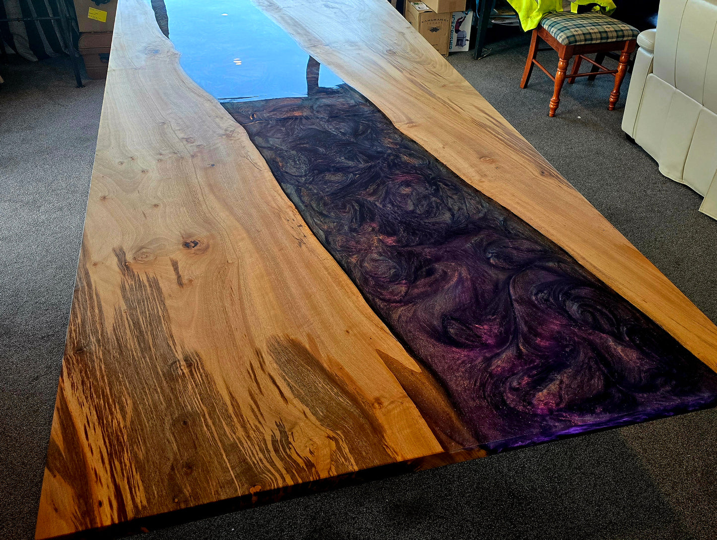 Mangeo Dining Table
