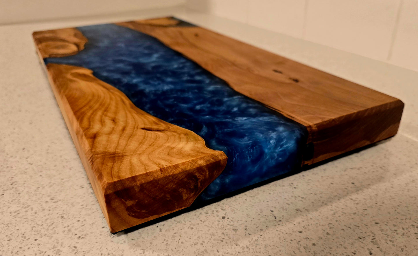 Resin epoxy cutting board