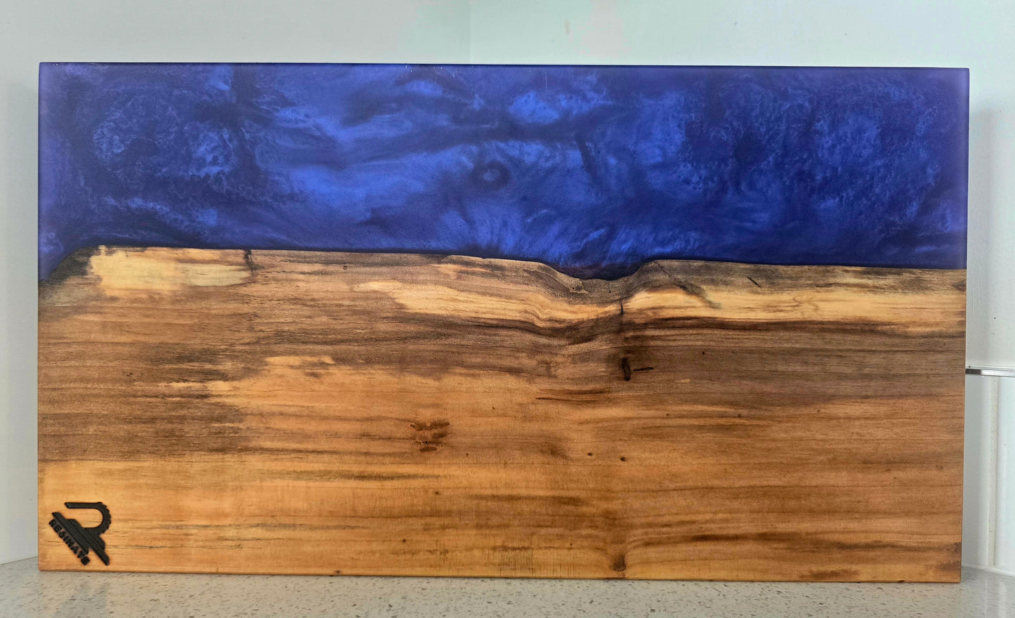 Resin epoxy cutting board