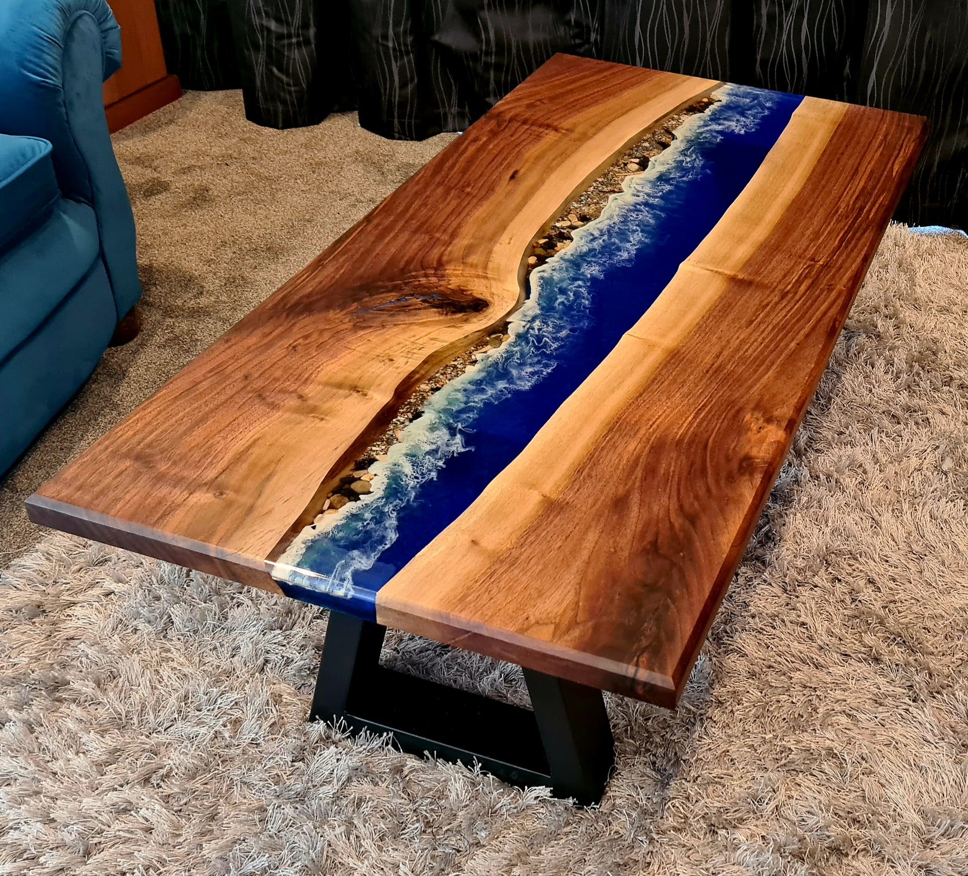 Resin epoxy table