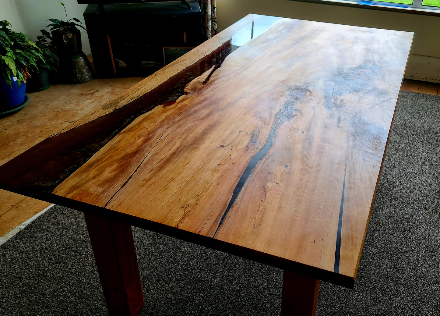 Taraire Dining Table