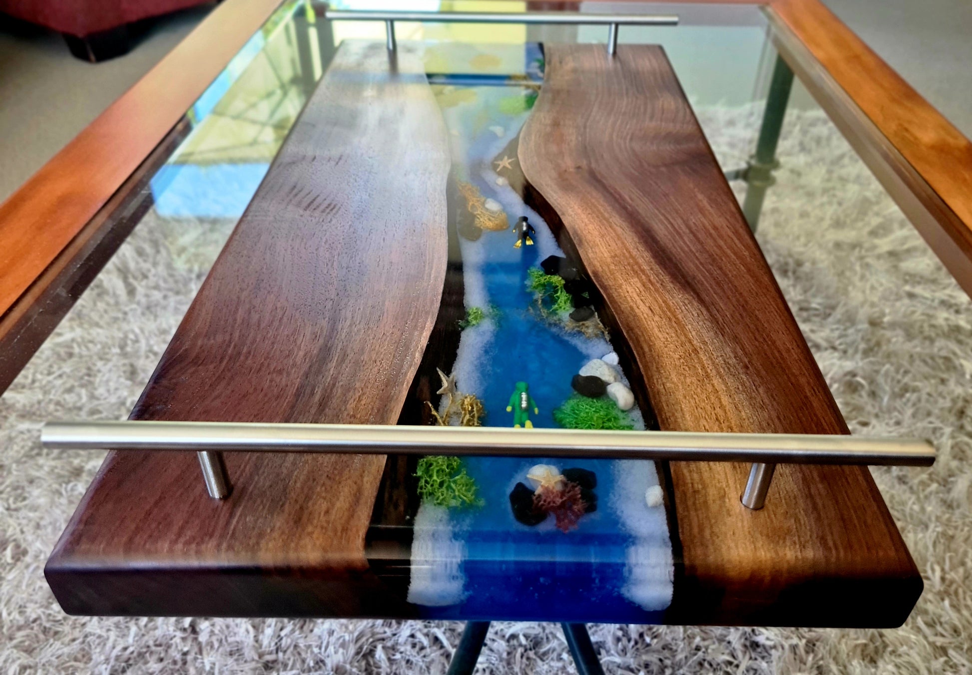 Resin serving board