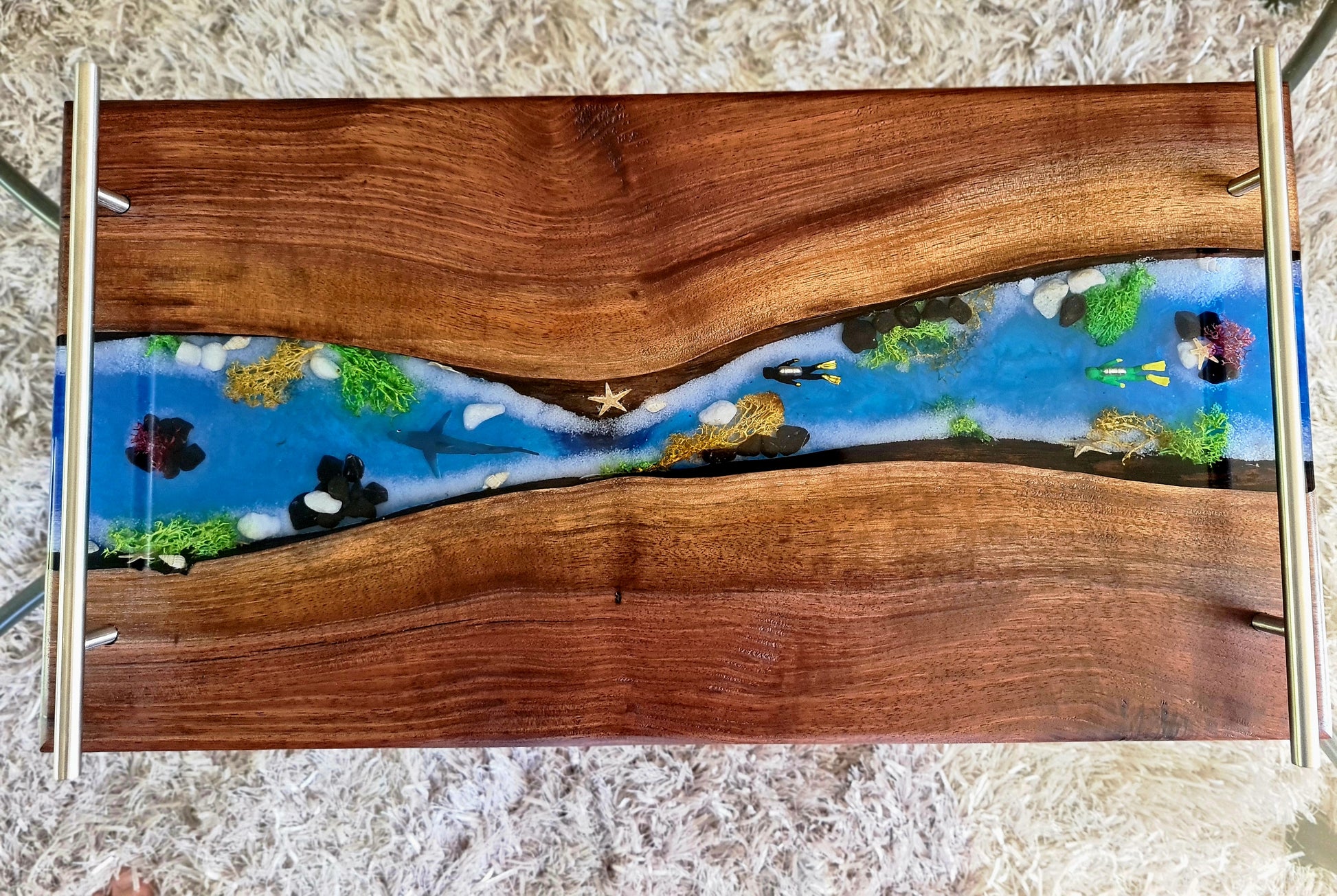 Resin serving board